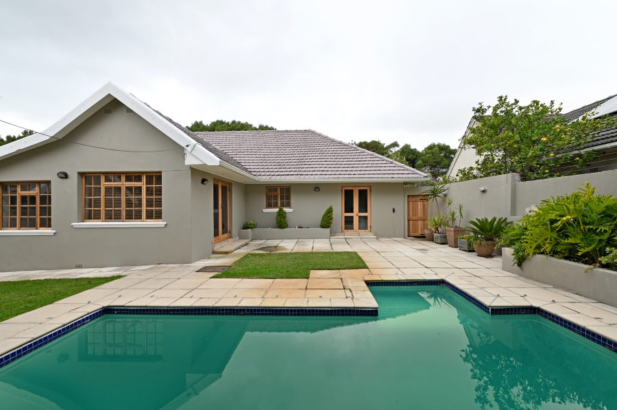 3 Bedroom Property for Sale in Bergvliet Western Cape